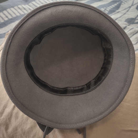 1920s Grey Felt Hat with Bow - Picture 3 of 4